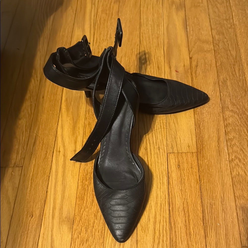 Simply Vera Vera Wang Black Textured Heels